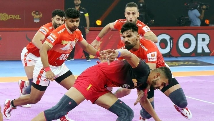 Biggest Encounters Between Gujarat Giants and Bengaluru Bulls
