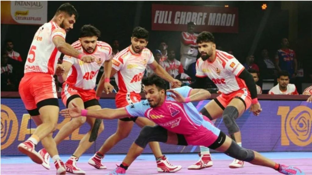 Gujarat Giants and the Jaipur Pink Panthers players Gujarat Giants and the Jaipur Pink Panthers players