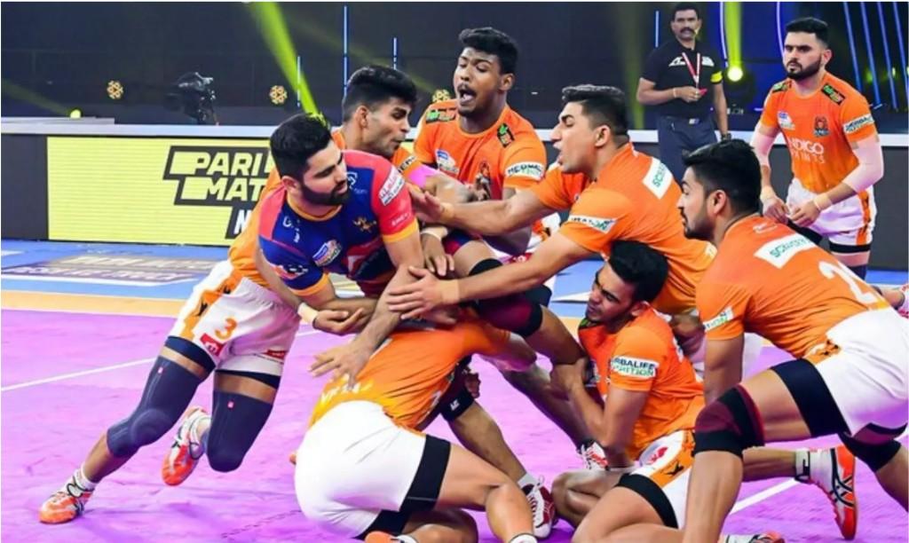  UP Yoddhas and Puneri Paltan players match
