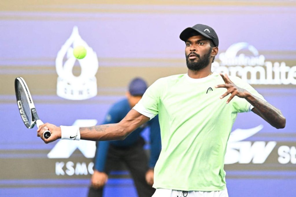 Playing Style of Dhakshineswar Suresh Playing Style of Dhakshineswar Suresh