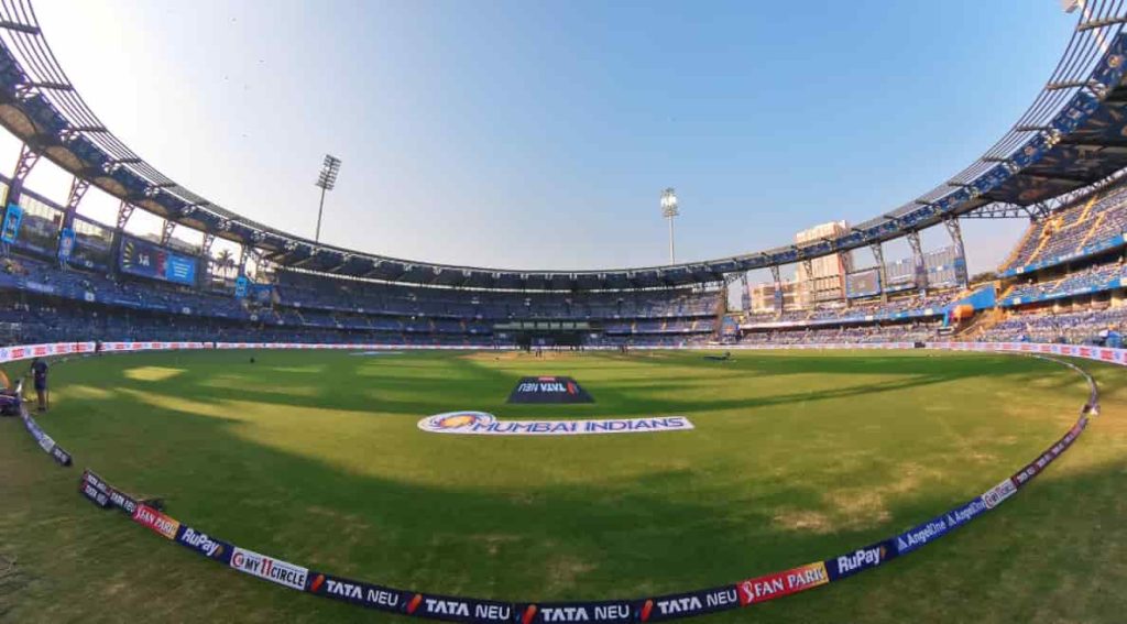 MI vs SRH at Wankhede 