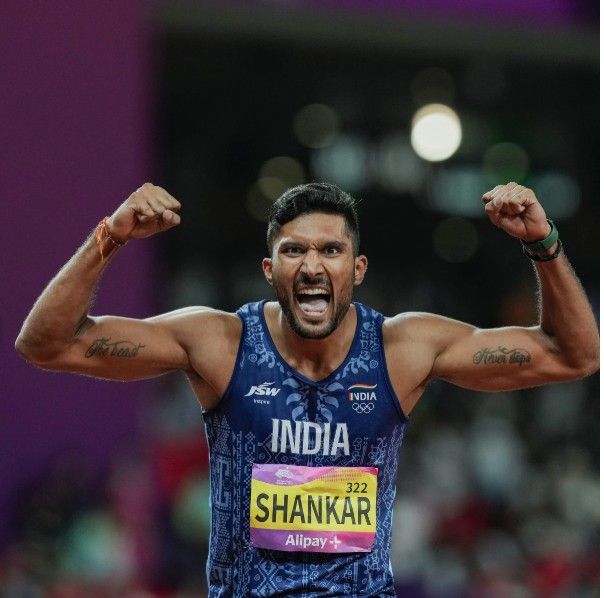 Tejaswin Shankar in Decathlon Tejaswin Shankar in Decathlon