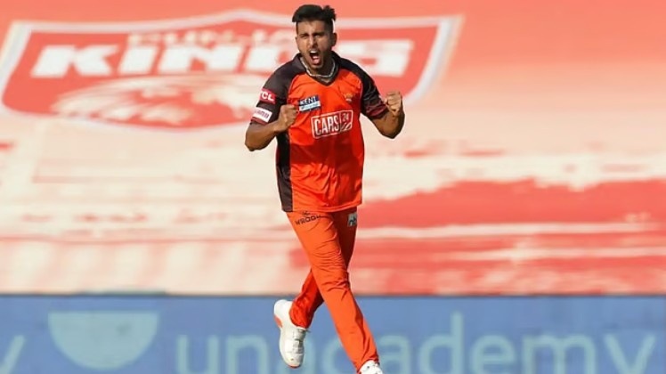 Umran Malik: 154.8 km/h (Sunrisers Hyderabad, 2022)
